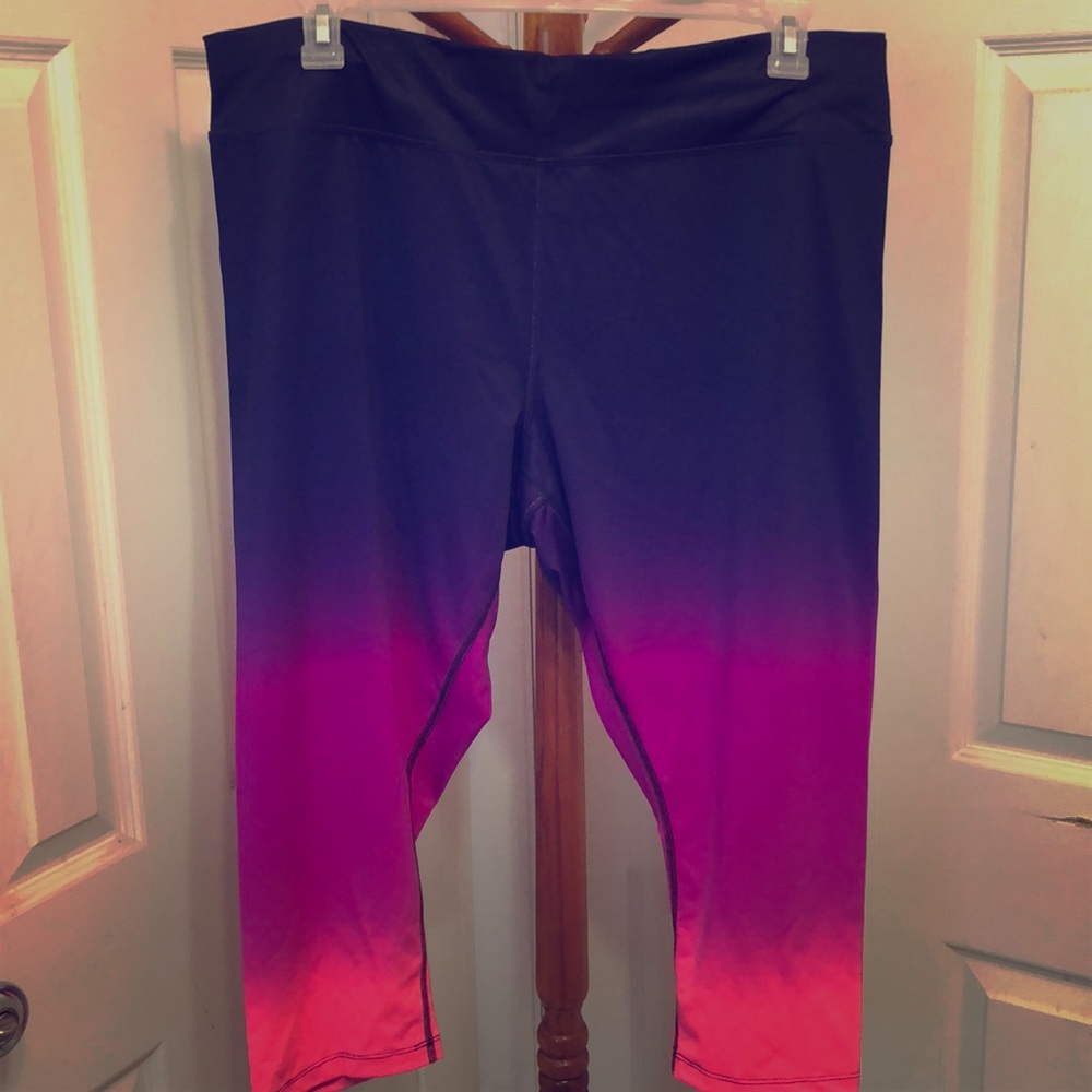 XERSION Ombré Capri Workout Pant